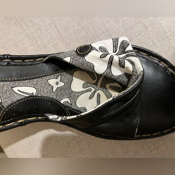 Born Drilles Espadrilles "Verano" Black & White Floral Fabric & Leather
Sz 9N - Picture 3 of 5